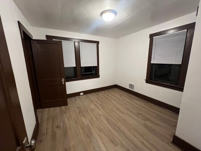 Foto del edificio - 320 Zara St