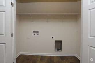 Interior Photo - Palisades at the Park