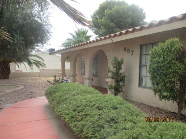 Building Photo - 4573 Plaza de Vista St