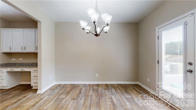 Foto del edificio - 8550 River Ridge Dr