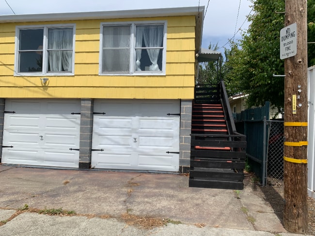 Building Photo - 1716 Marin St