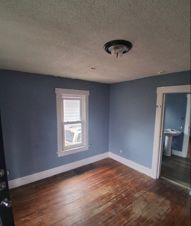 Foto del edificio - 2057 N Charles St