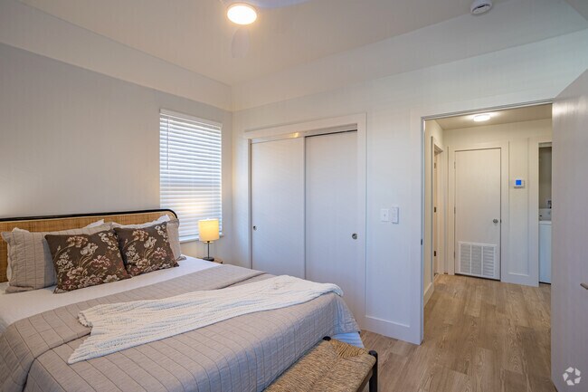 1 habitación, 1 baño - 816 pies cuadrados - Plaza Flats LLC