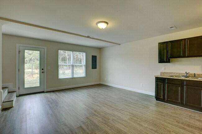 Foto del edificio - Two Story Townhome!