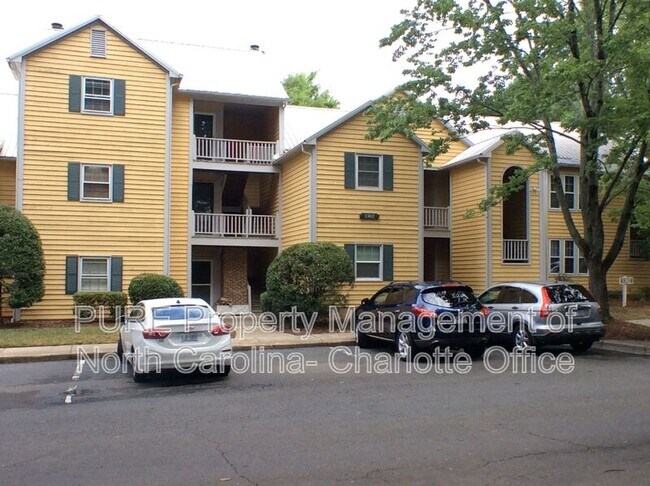 Foto del edificio - 3302 Selwyn Farms Ln
