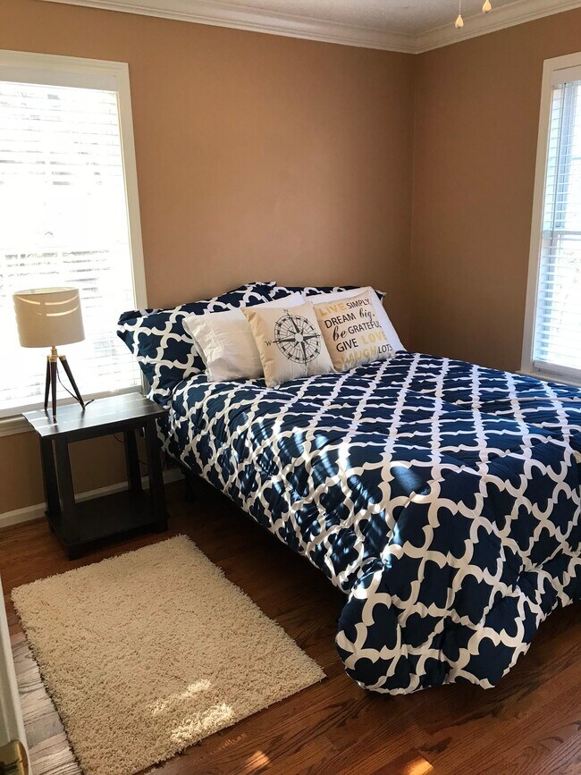 Building Photo - 304 Weeping Willow Dr