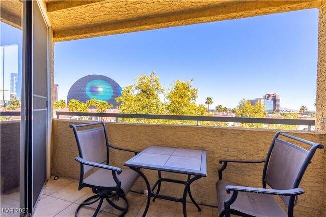 Building Photo - 210 E Flamingo Rd