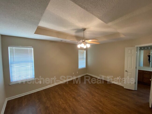 Foto del edificio - 385 Dogwood Springs Dr
