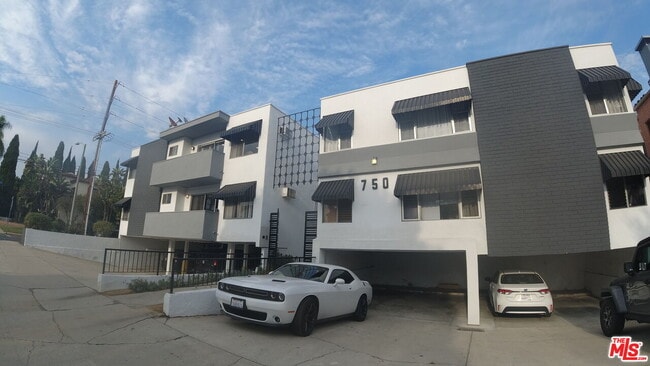 Building Photo - 750 N Hayworth Ave