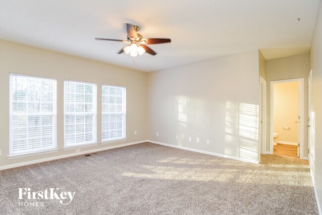 Building Photo - 4033 Cascade Dr