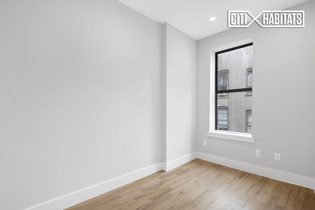 Building Photo - 1569 Lexington Ave