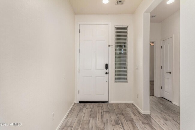 Foto del edificio - 21090 E Munoz St