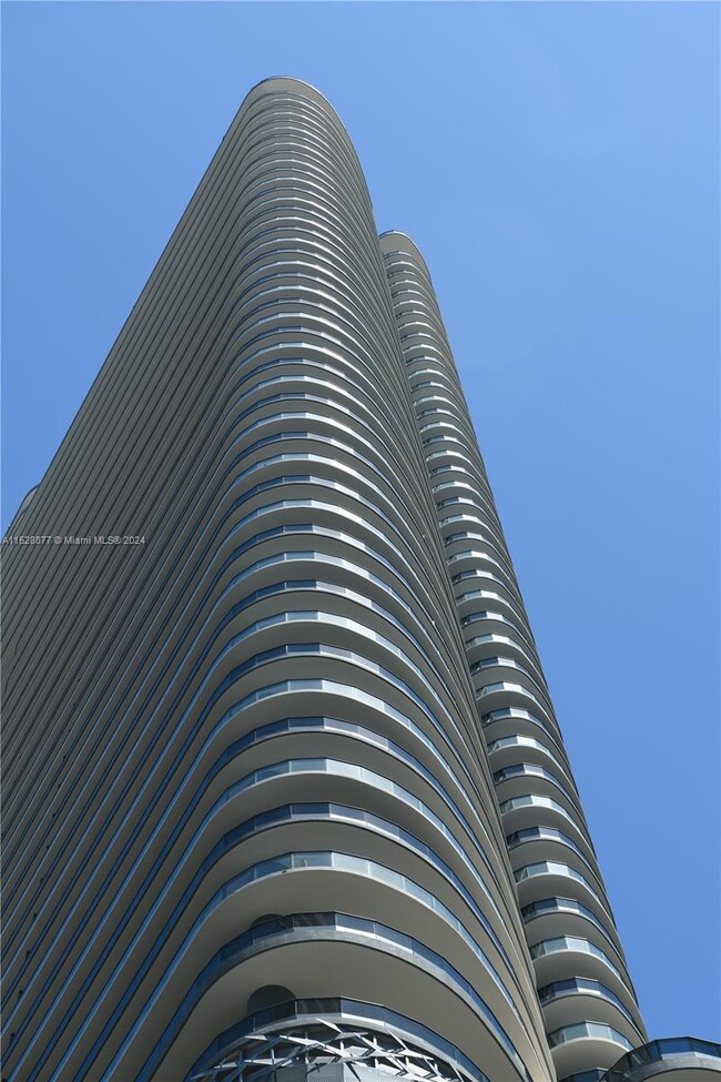 Building Photo - 1000 Brickell Plaza