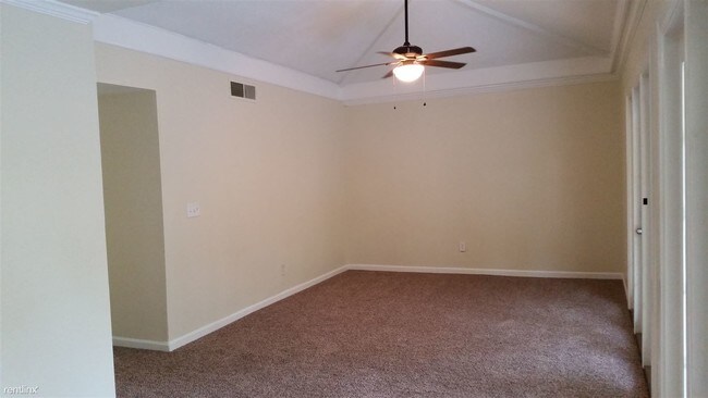 Building Photo - 6515 La Mirada Dr W