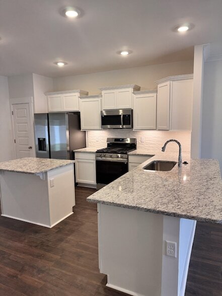 Building Photo - 5807 Shoreline Dr