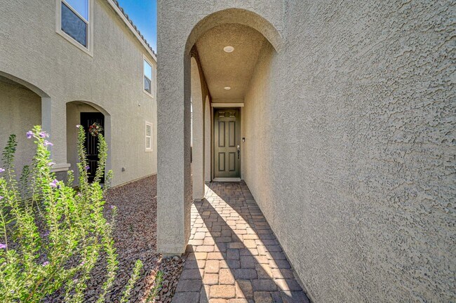 Foto del edificio - AMAZING 2 Story, 5 Bedroom Home in Gated community!