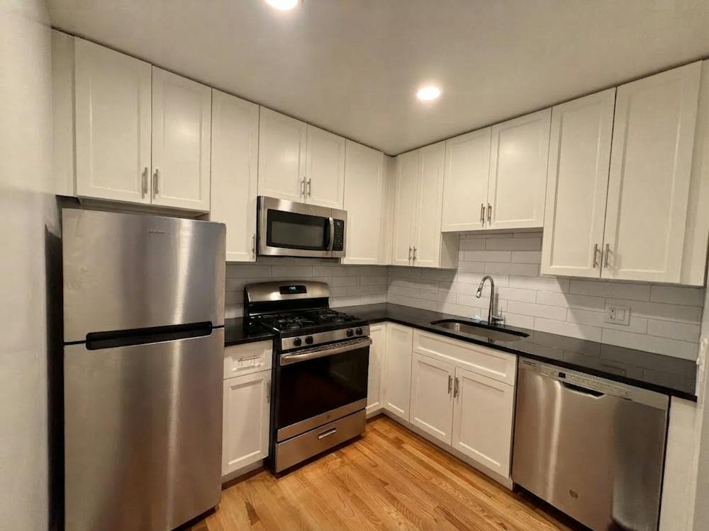 Foto del edificio - 6954 N Sheridan Rd