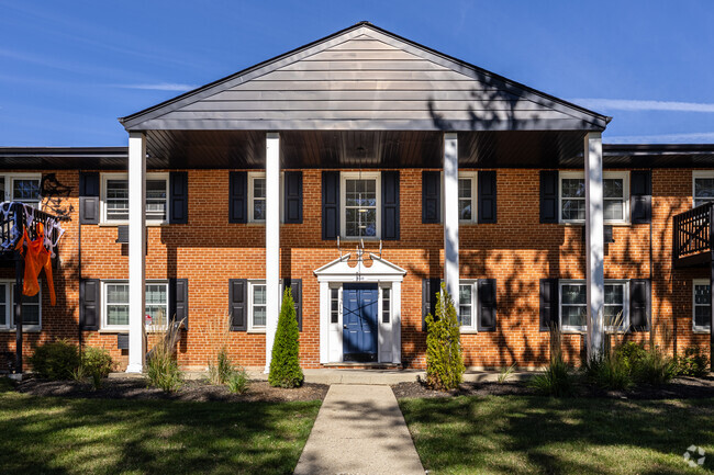 Entrada - ReNew Des Plaines North & South