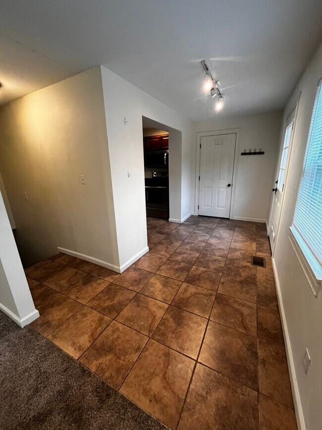 Foto del edificio - 137 Wrenwood Ln