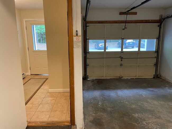 Building Photo - 110 Songbird Ln
