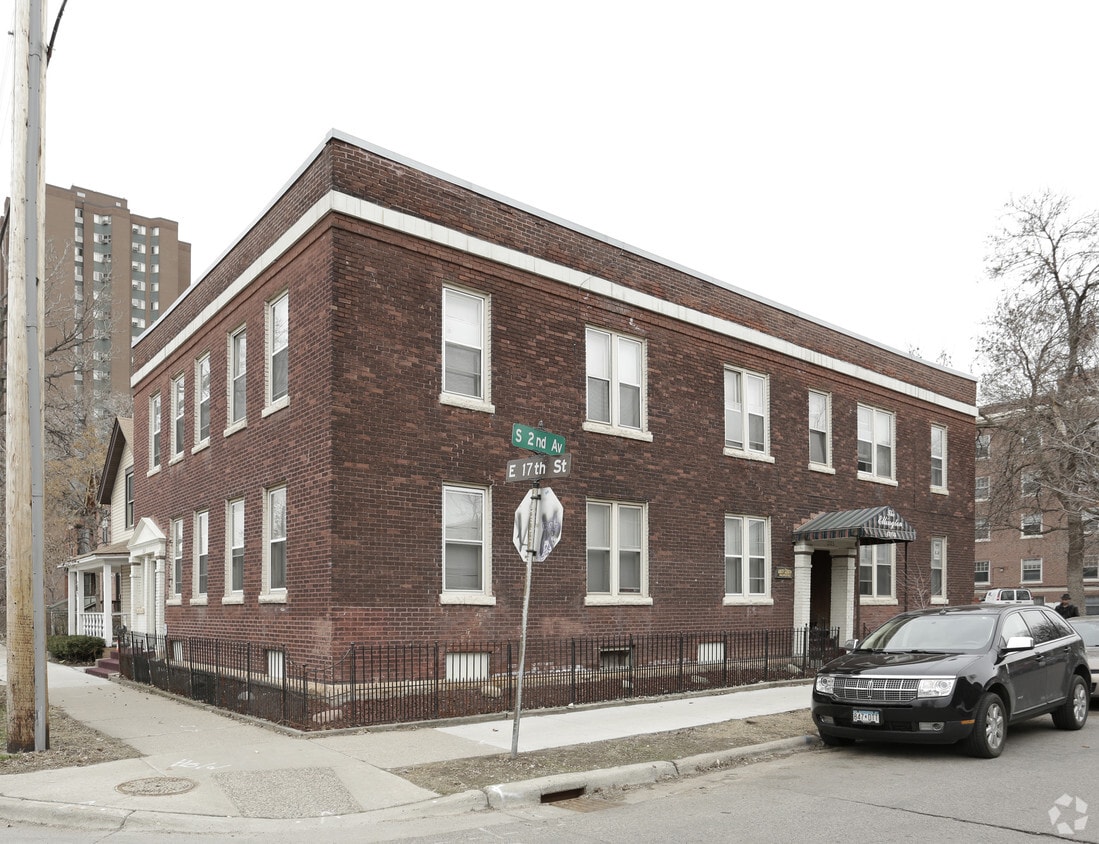 The Ellington Apartments in Minneapolis, MN