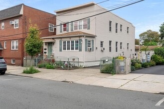 Building Photo - 221 Quincy Ave