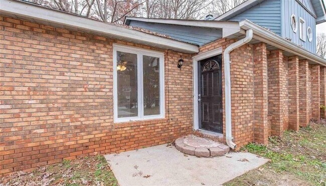 Foto del edificio - 2599 Fieldstone View Ln SE