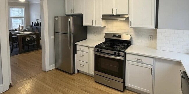 Building Photo - 805 Judson Ave