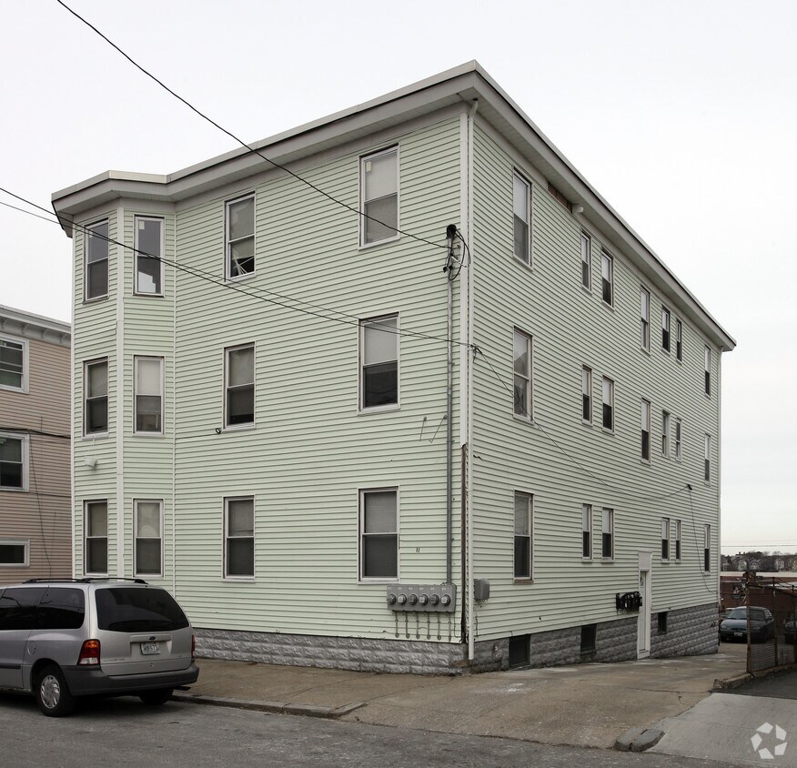 Building Photo - 11 Spruce St