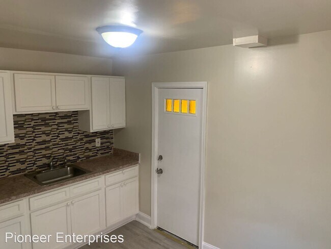 Building Photo - 2 br, 1 bath House - 3036 Ascension St