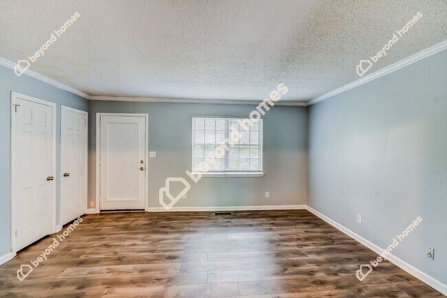 Building Photo - This beautiful 3 bed 2 bath home in Hoover...