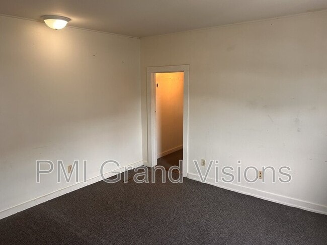 Building Photo - 1530 2nd St
