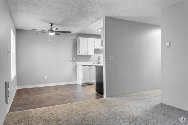 2BR, 1BA - 765SF - Portola Bridge Creek