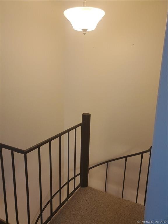Foto del edificio - 330 Short Beach Rd