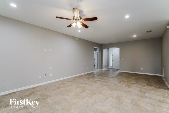 Building Photo - 7517 Lantern Park Ave