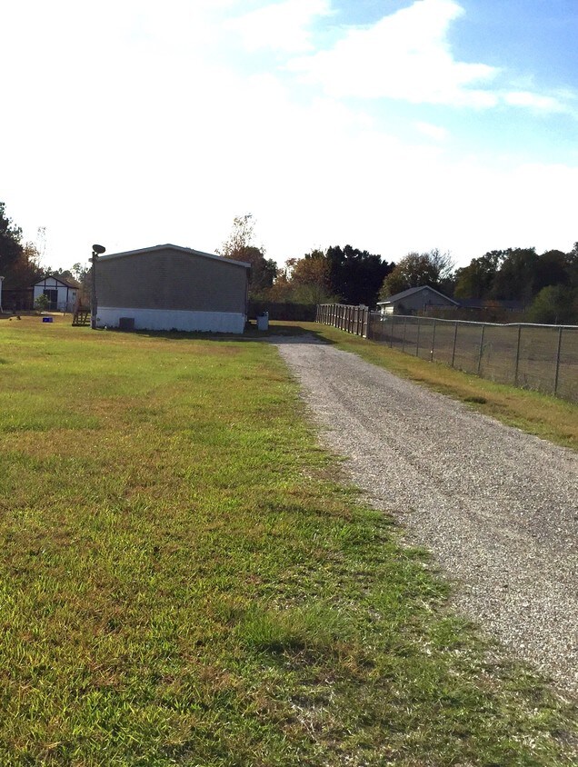 Primary Photo - 18181 Robinson Rd
