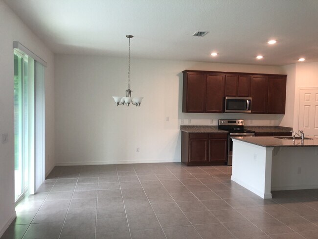 Building Photo - 4BEDROOM CLOSE THE DOWNTOWN WINTER GARDEN !!!