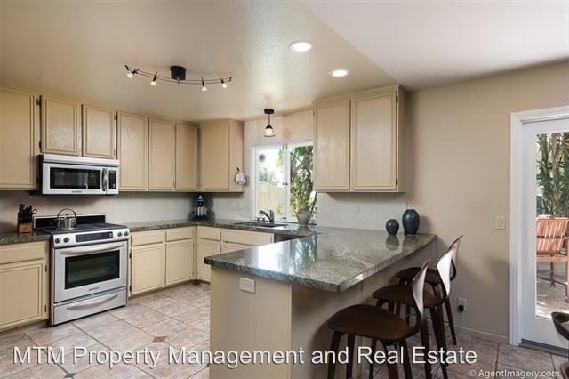 Building Photo - 4 br, 2.5 bath House - 1327 Navello Terrace