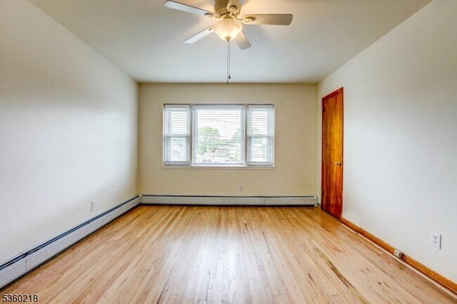 Foto del edificio - 1208 Morris Ave