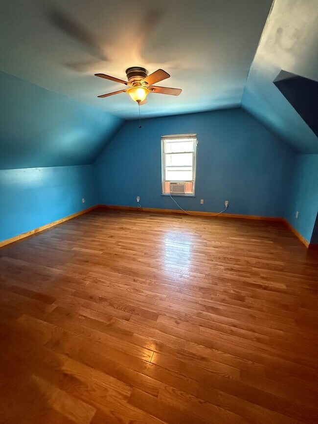 Foto del edificio - One Bedroom Apt with Utilities Included