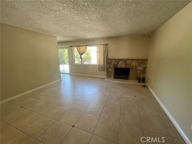 Foto del edificio - 455 Glenhill Dr