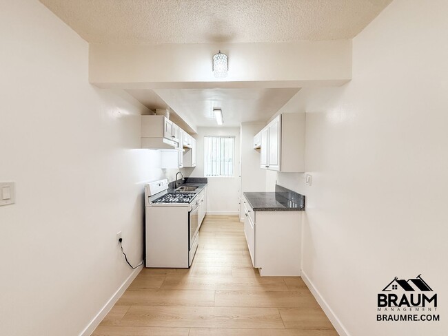 Building Photo - 2043 S Bedford St