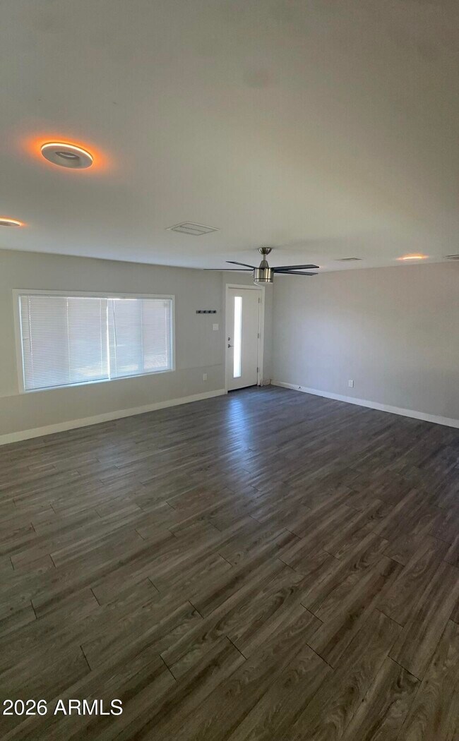 Foto del edificio - 3027 N 37th St