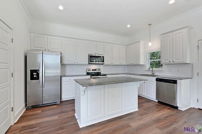 Foto del edificio - 601 Lake Shelf Dr