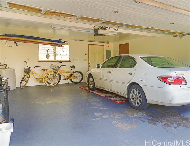 Building Photo - 520 N Kalaheo Ave