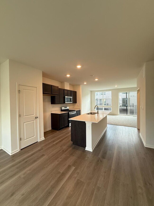 Foto del edificio - 347 Summit Cir