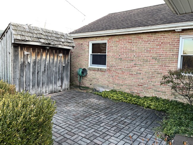 Outdoor Patio & Shed - 3216 Batesfield Rd