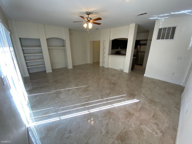 Building Photo - 107 Vista Verdi Cir