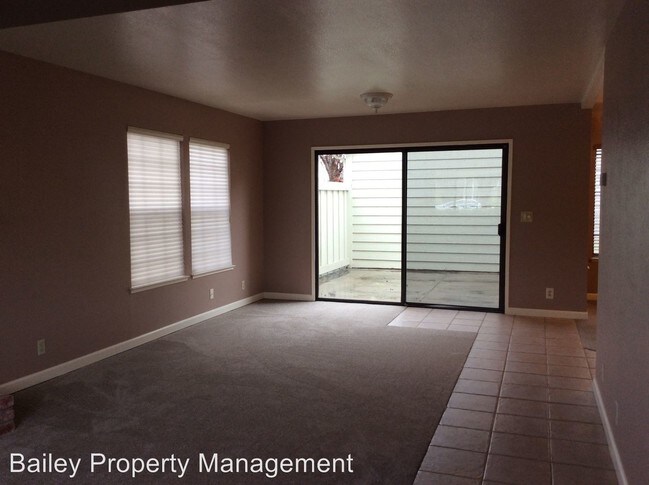Building Photo - 1060 Sunbird Dr