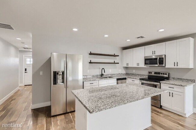 Foto del edificio - 3 br, 2 bath House - 4665 S 38Th Lane UNIT